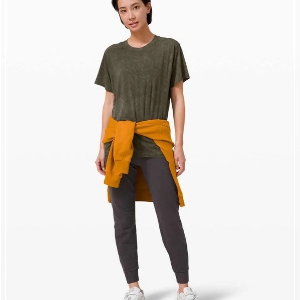 NWT BOYFRIEND TEE SIZE 2